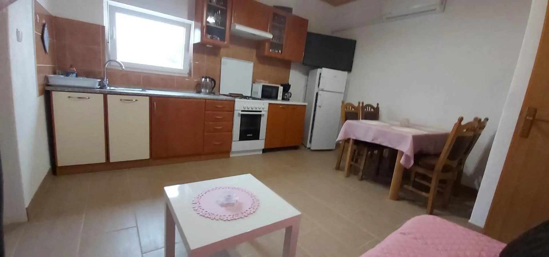Apartmani Matan Vir Apartment